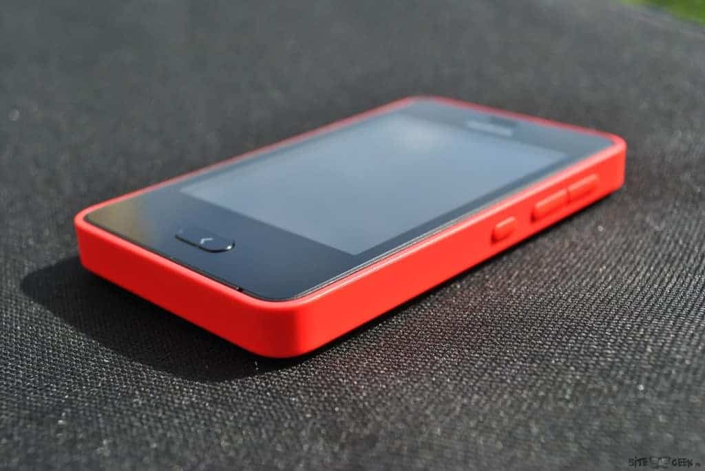Nokia Asha 501 : Un design simple et efficace