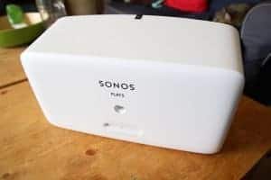 Sonos Play:5 - Même l'arrière a eu le droit à un effort de style.