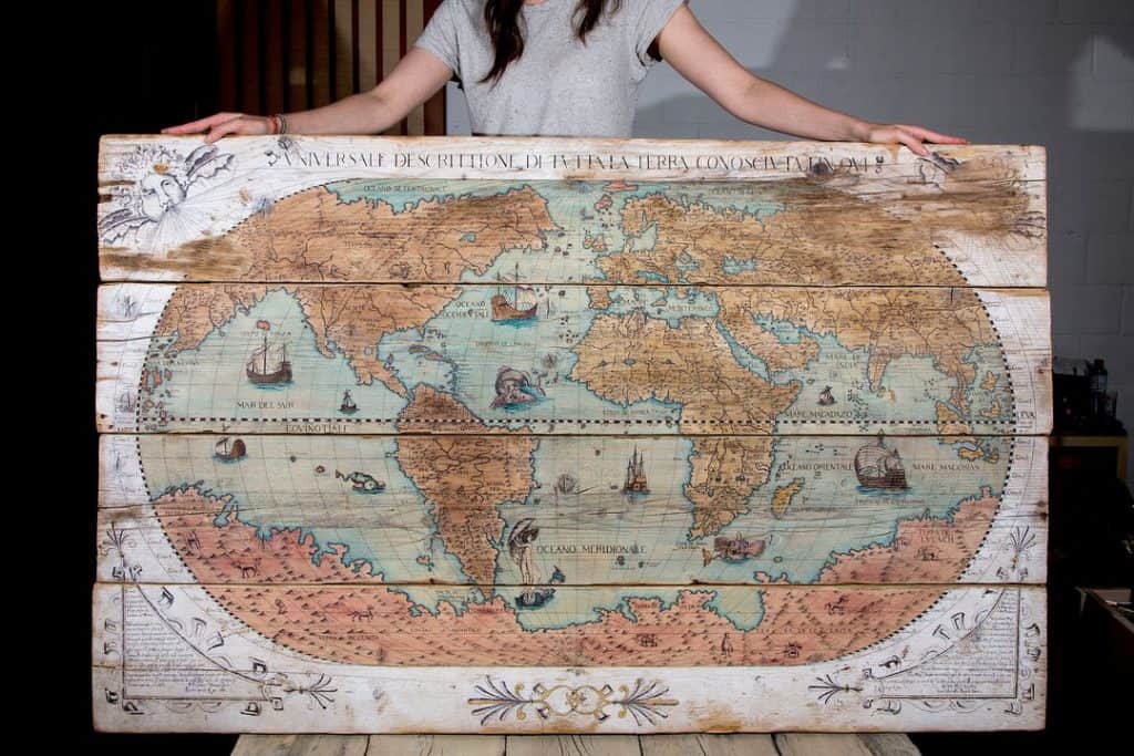 Une autre création de Christelle Cam Lion avec une carte du monde