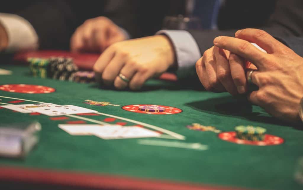 Vivre l'ambiance d'une table de Casino sans y être.