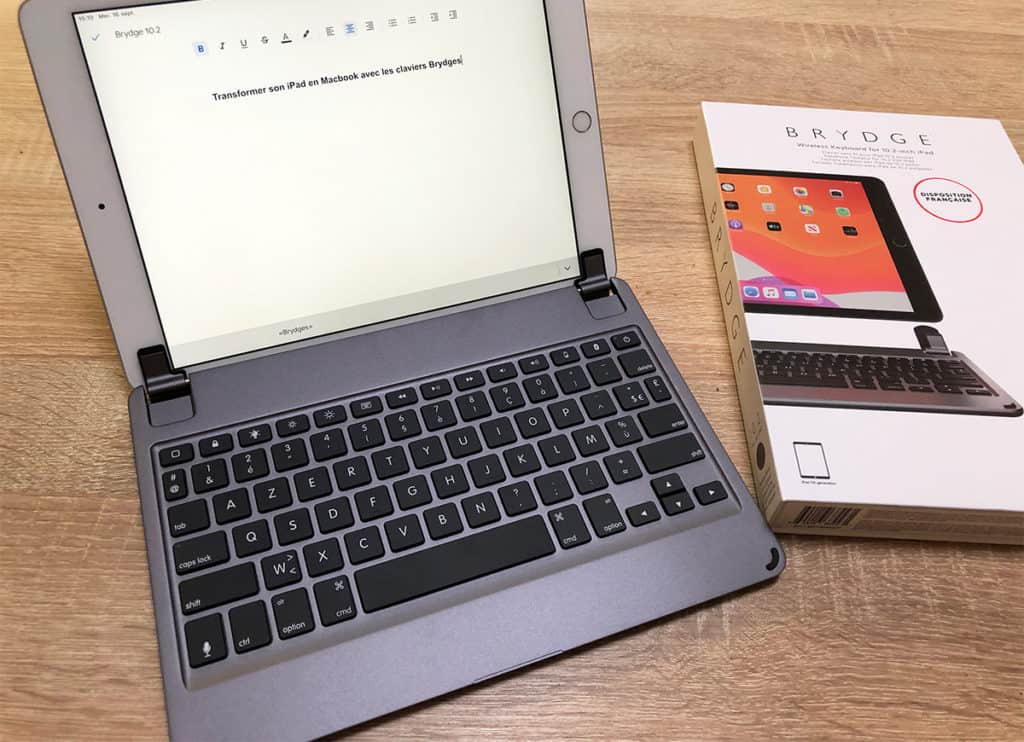 Le clavier Brydge 10.2 avec sa boîte et un iPad