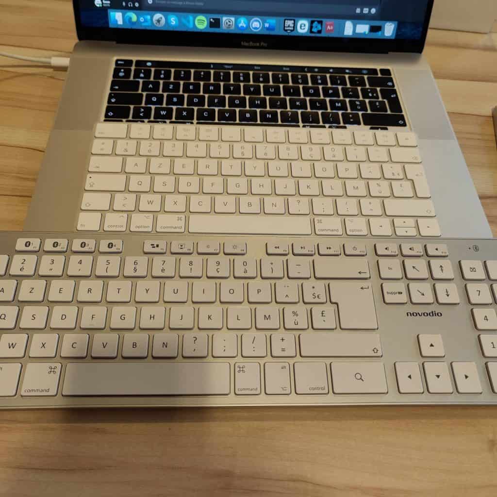 Une comparaison des claviers Novodio, Magic Keyboard et du Macbook Pro 16 pouces