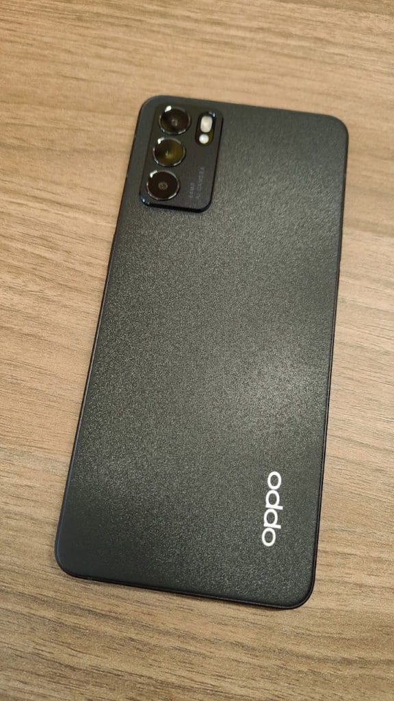 Moi je trouve cet Oppo Reno6 5G très classe, et vous?
