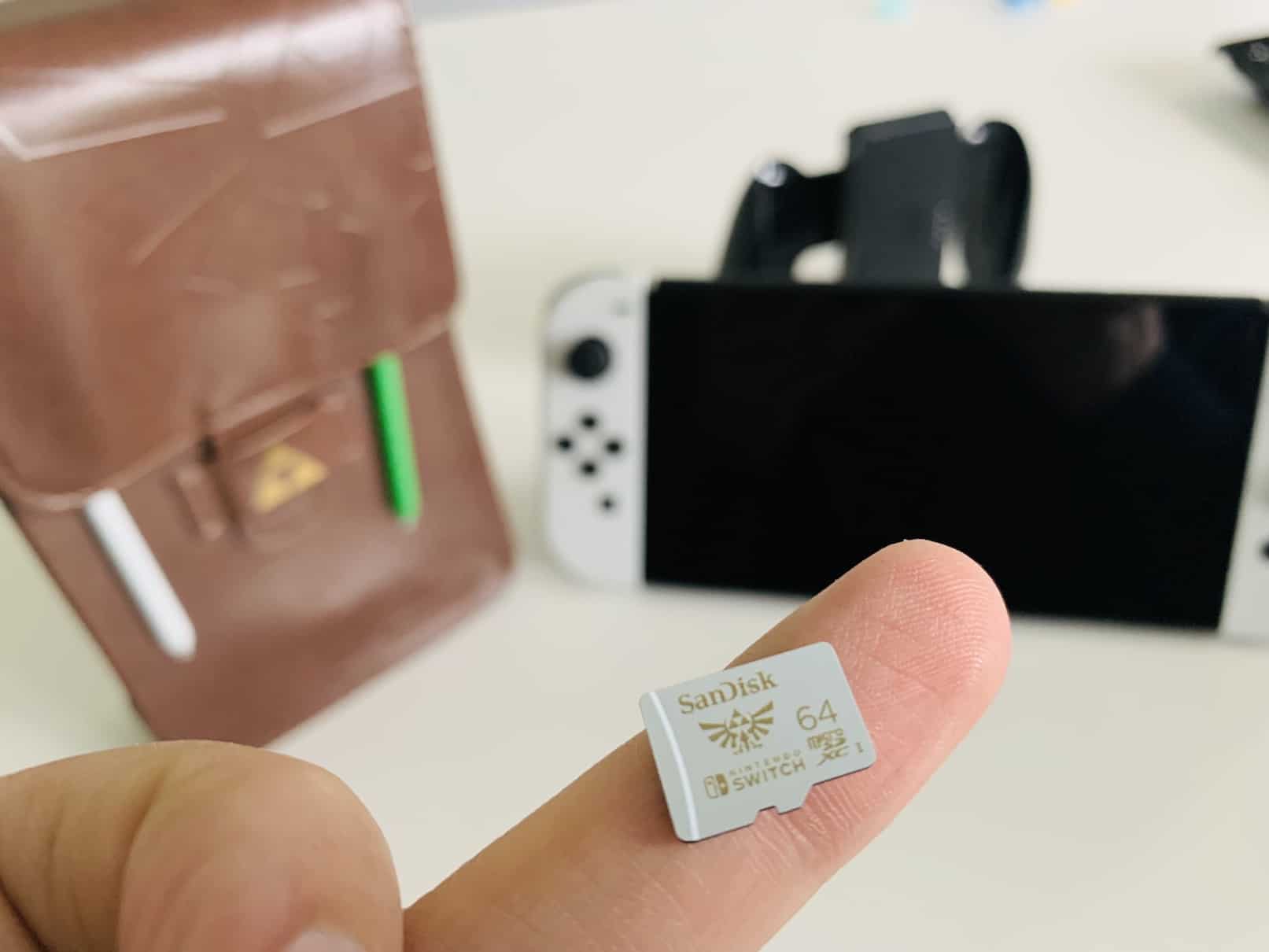 La Nintendo Switch OLED embarque 64 Gb de mémoire interne mais c'est loin d'être suffisant