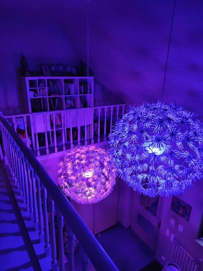 Facile de créer des ambiances dans toute la maison avec les ampoules connectées
